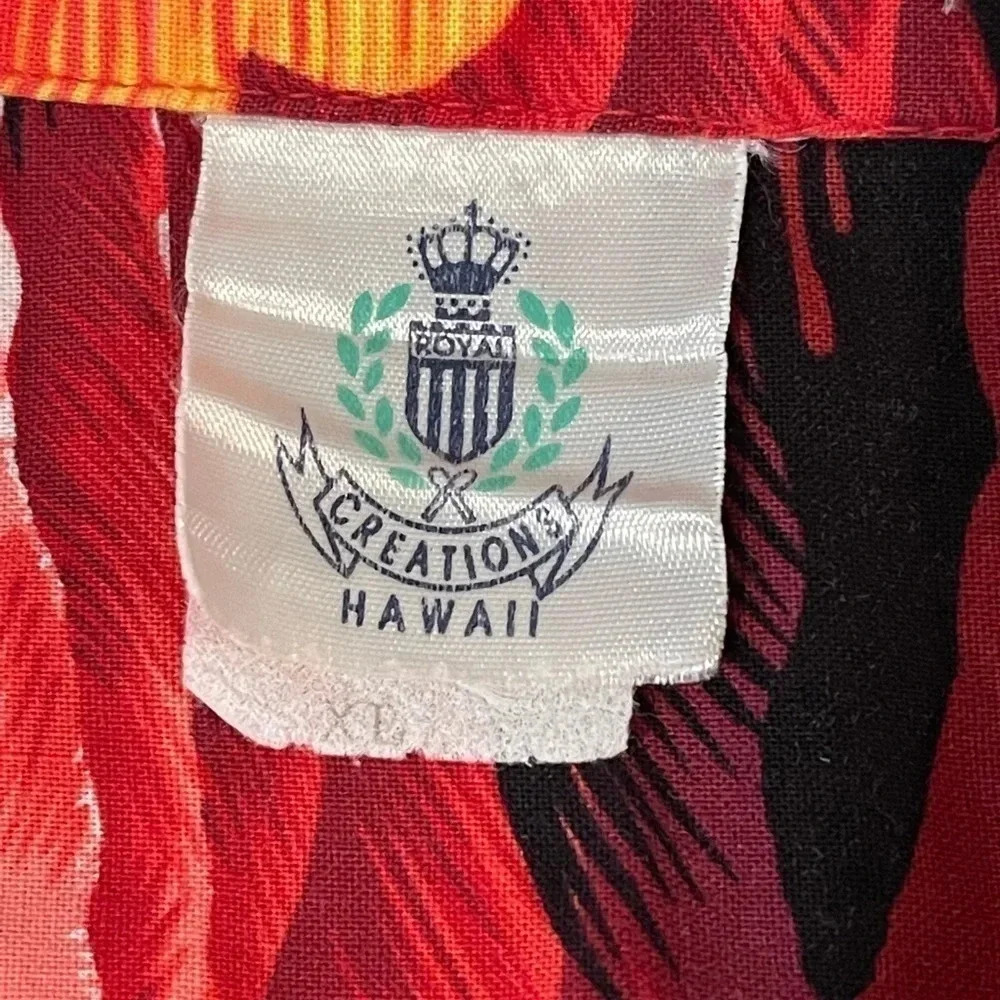 VINTAGE Hawaiian Button Up Shirt. Made in Hawaii.
Size: XL - Picture 5 of 9